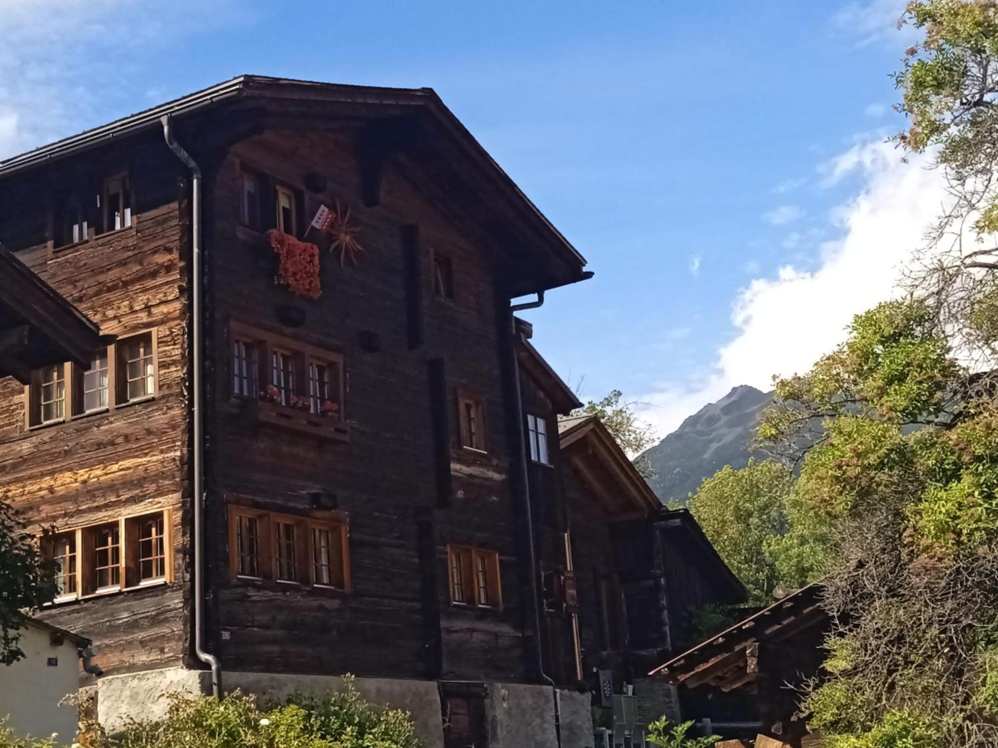 Heimeliges Walliserhaus Fiesch Exterior photo